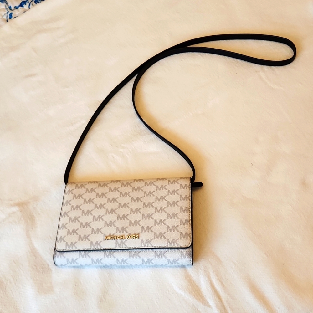 COPY - Michael Kors small wallet crossbody